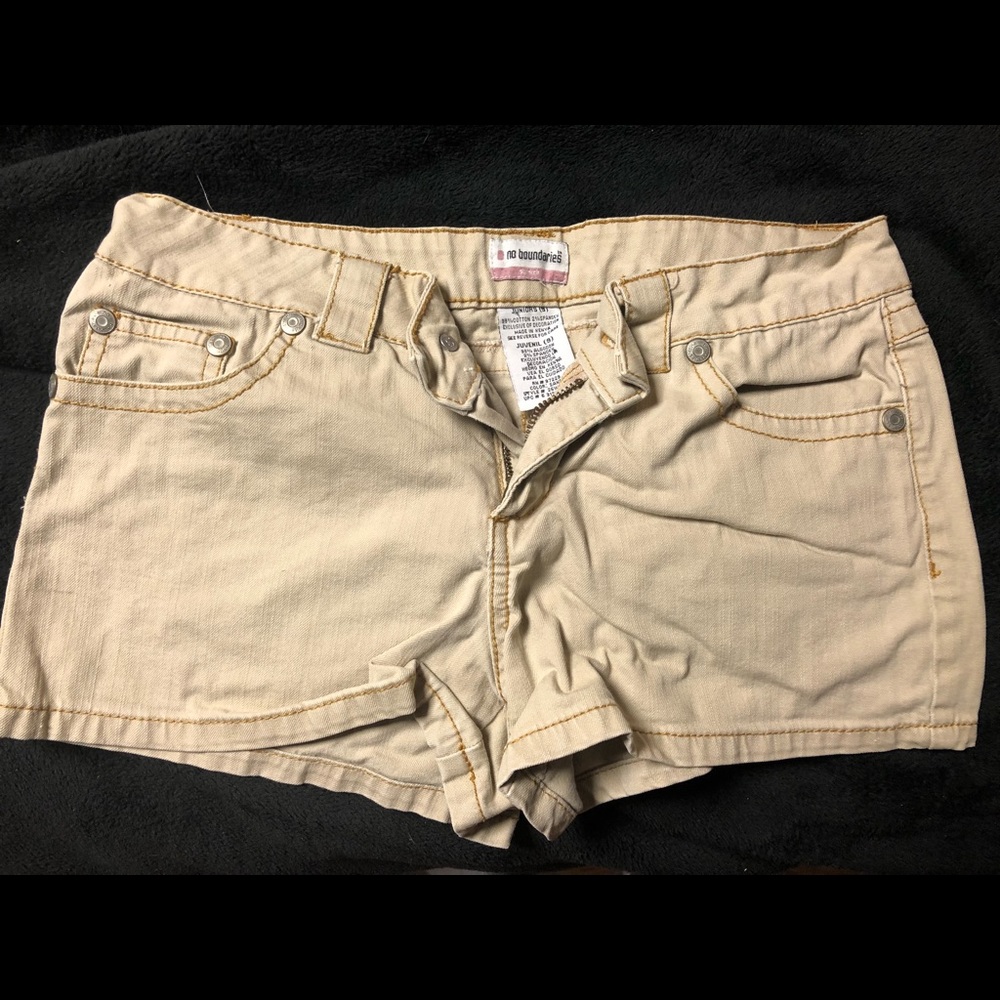 Juvenile 9 no boundaries tan jean shorts